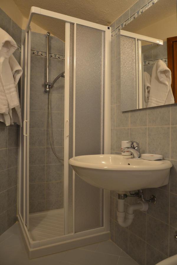 B&B Les Fleurs Gignod Quarto foto